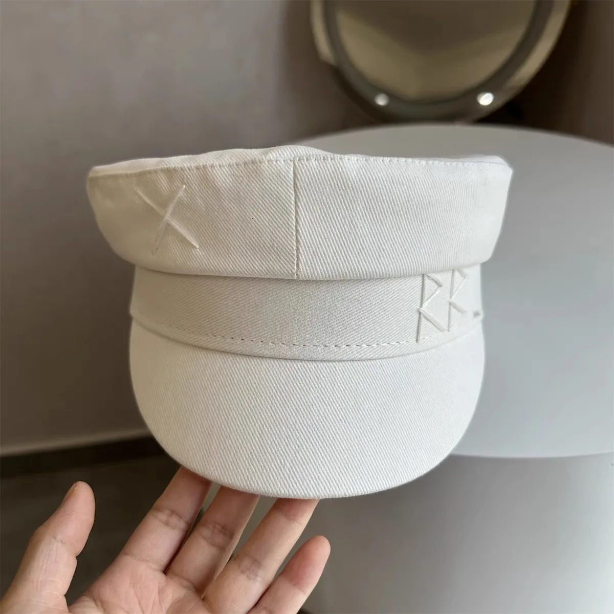 Cotton Letter Decorative Embroidered Flat Top Navy Hat Korean Fashion sboy Cap Baker Boy Hat Visor Gorras Mujer White Cap 251017