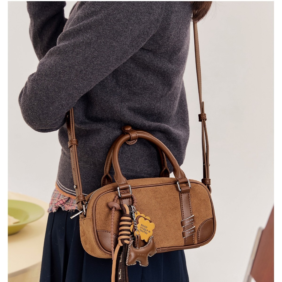 Designer's new suede patch Boston bowling bag large capacity handbag cute one shoulder crossbody hot selling trendy women's bag