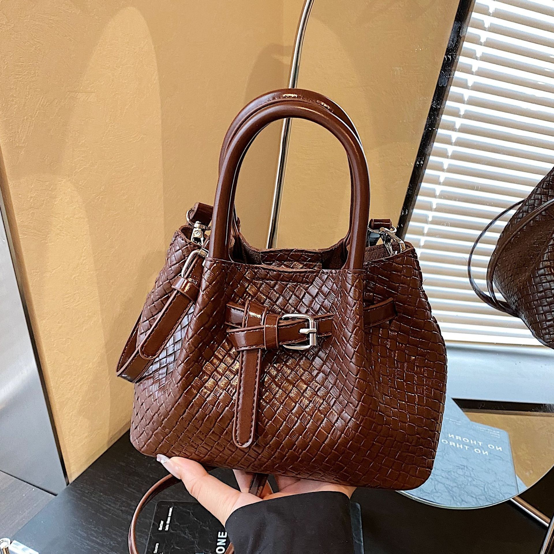Luxury Brand Designer Bag High-End Woven Pattern Handbag For Women, Niche Design Small Tote Bag, 2025 New Fashion Versatile Shoulder Crossbody Bag