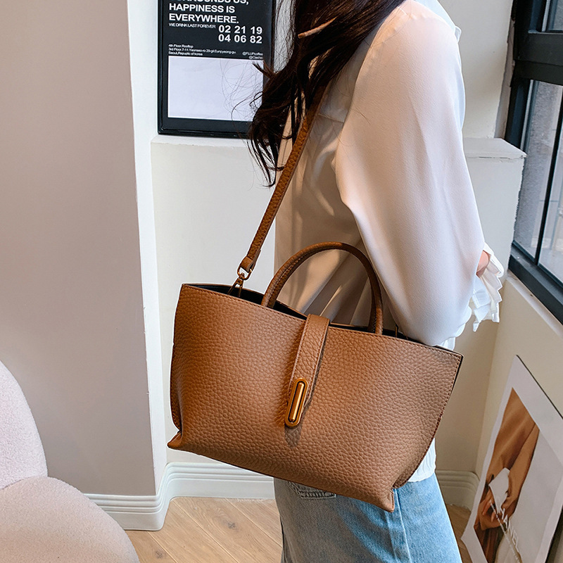 Luxury Brand Designer Bag Large Capacity Handbag For Women 2024 New Versatile Commuter Tote Bag Korean Fashion Crossbody Bag