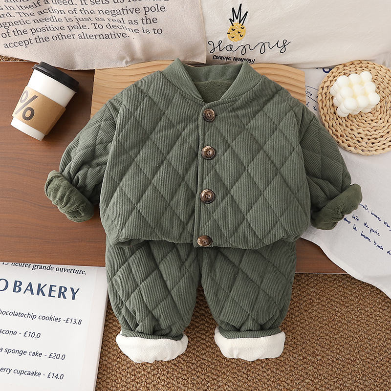 Baby Winter Warmth Set 2025 Children's Clothing for Boys and Girls with Western Style and Thick Velvet Home Clothes, Two piece Outer Set