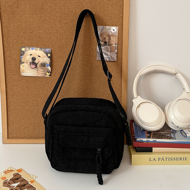 New corduroy designer fashionable shoulder bag for women, Ins style casual crossbody bag for students, small square bag, cute cloth bag
