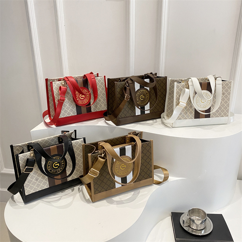 Luxury Brand Designer Bag New Style Patchwork Color 2025 Gold Stamping Fashion Simple Elegant Large Capacity Commuter Handbag Shoulder Crossbody Under