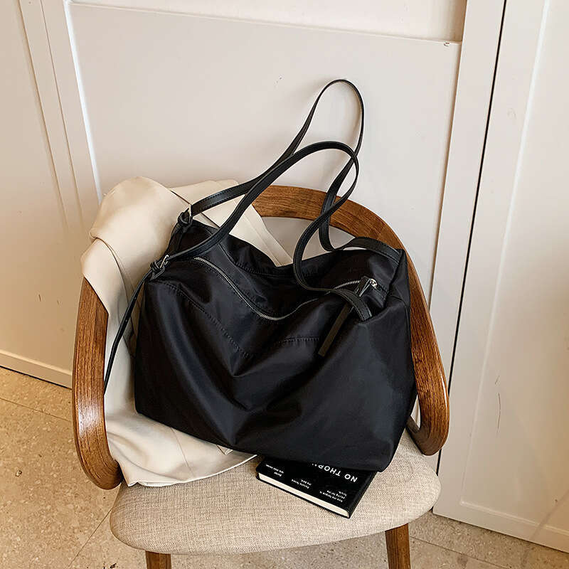 Commuting Large Capacity Designer Bags Women 2025 New Autumn Winter Single Shoulder Crossbody Fashion Handbag for Going Out to Work Tote Bag