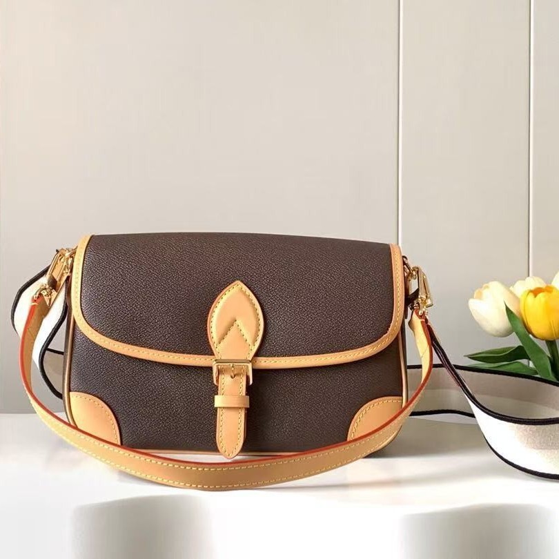 Elegant Real Leather Tote Compact & Stylish Accessory by Top Brand