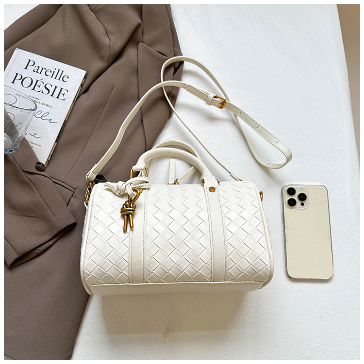 Luxury Brand Designer Bag Boston Handbag Shoulder Bag Niche Design Crossbody Bag Stylish Versatile Woven Handbag