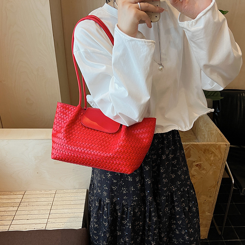 Luxury Brand Designer Bag French Style Niche Elegant Woven Underarm Bag For Women 2025 New Simple Versatile Commuting Shoulder Handbag