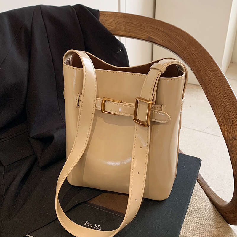 Designer Bags High-Quality Texture Small for Women 2025 Spring New Versatile Crossbody Fashionable Super Popular Single Shoulder Bucket Bag