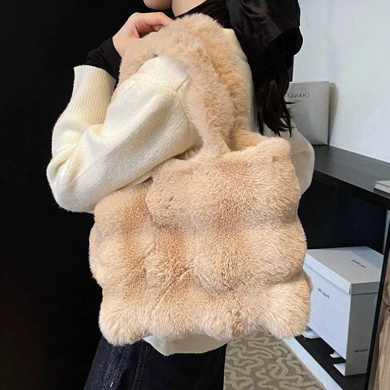 Womens Fluffy Plush Shoulder Bag Autumn Winter TopHandle Solid Color Tote Versatile Commuter Handbag for Girls Z251018