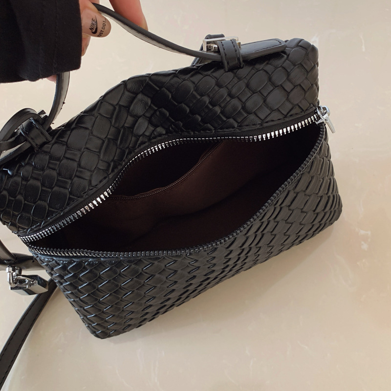 Luxury Brand Designer Bag Handbag For Women New Embossed Woven Box Bag Small Square Bag Niche Exquisite Small Lock Pendant Single Shoulder Crossbody B