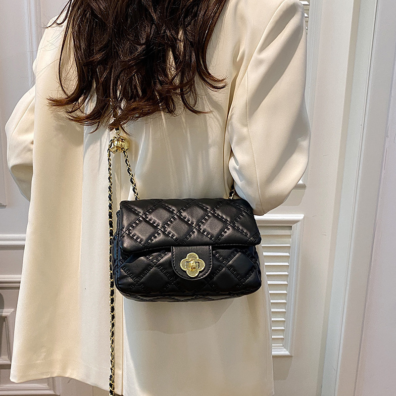 Luxury Brand Designer Bag Light Luxury Style Quilted Chain Small Bag For Women 2024 New High-End Single Shoulder Underarm Bag Crossbody Small Square B