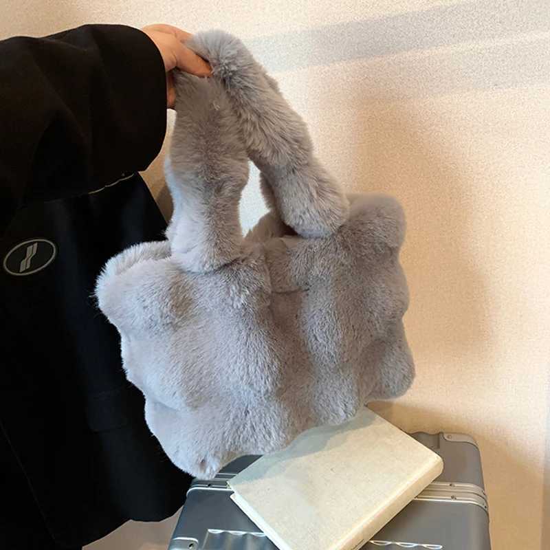 Womens Fluffy Plush Shoulder Bag Autumn Winter TopHandle Solid Color Tote Versatile Commuter Handbag for Girls Z251018