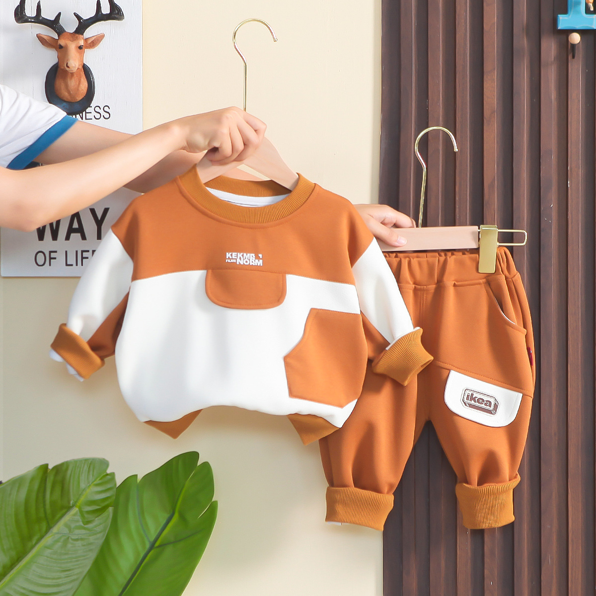 Baby clothes autumn new handsome boys' patchwork contrasting color hoodie two-piece set 7-9 months 1-2 years old baby
