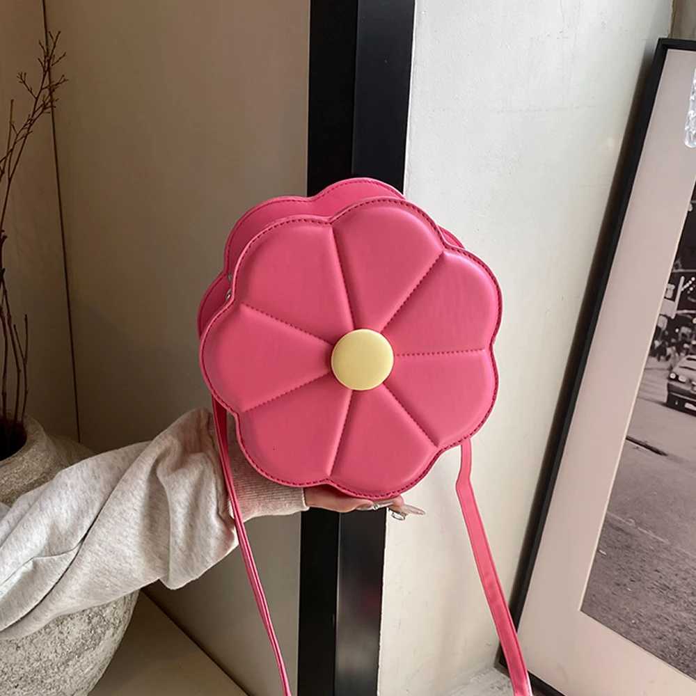 Fresh and Sweet Bag Womens New Flower Small Round Bag Popular Cute Trendy Single Shoulder Crossbody Bag Z251018