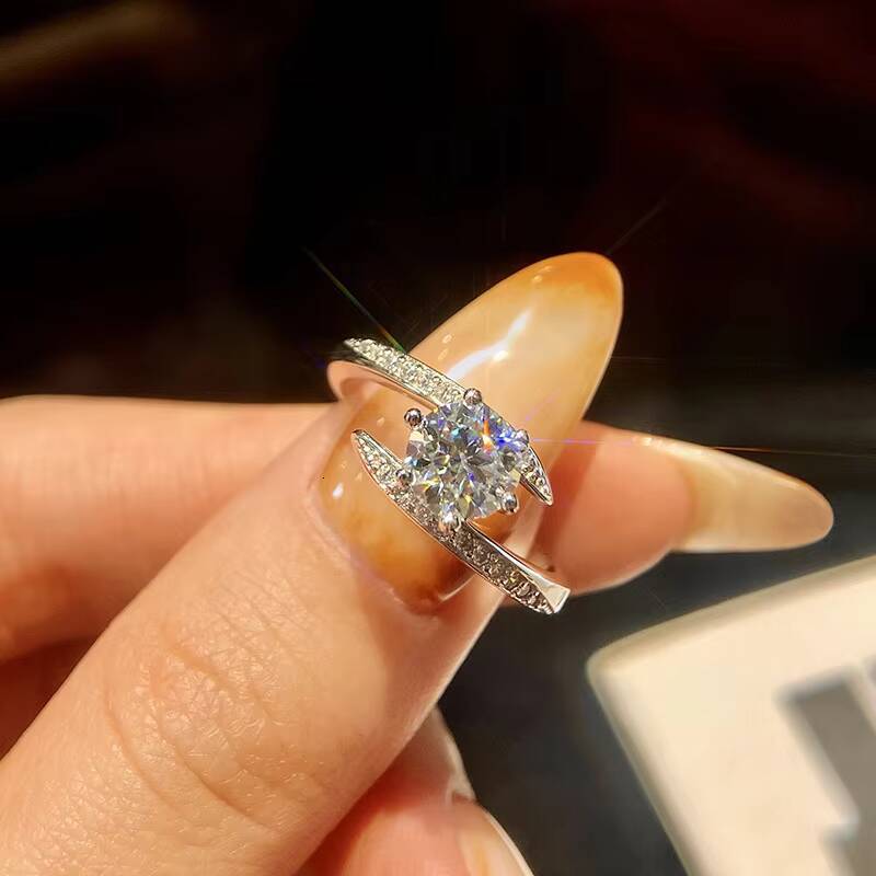 GRA Certified Wholesale Jewelry S925 Silver White Gold Plated D Diamond VVS1 Moissanite Engagement Ring for Weddings