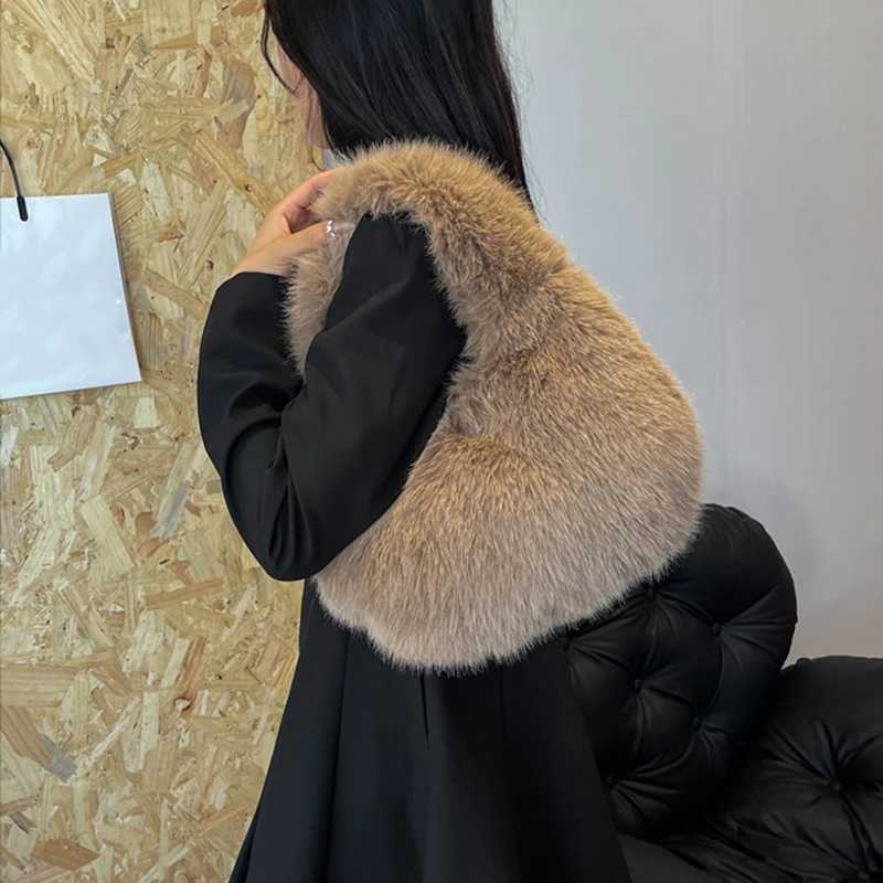 Winter Shoulder Bags Casual Furry for Women Solid Color Soft Plush Ladies Clutch Purse Handbags Lightweight Female Hobos Bag Z251018