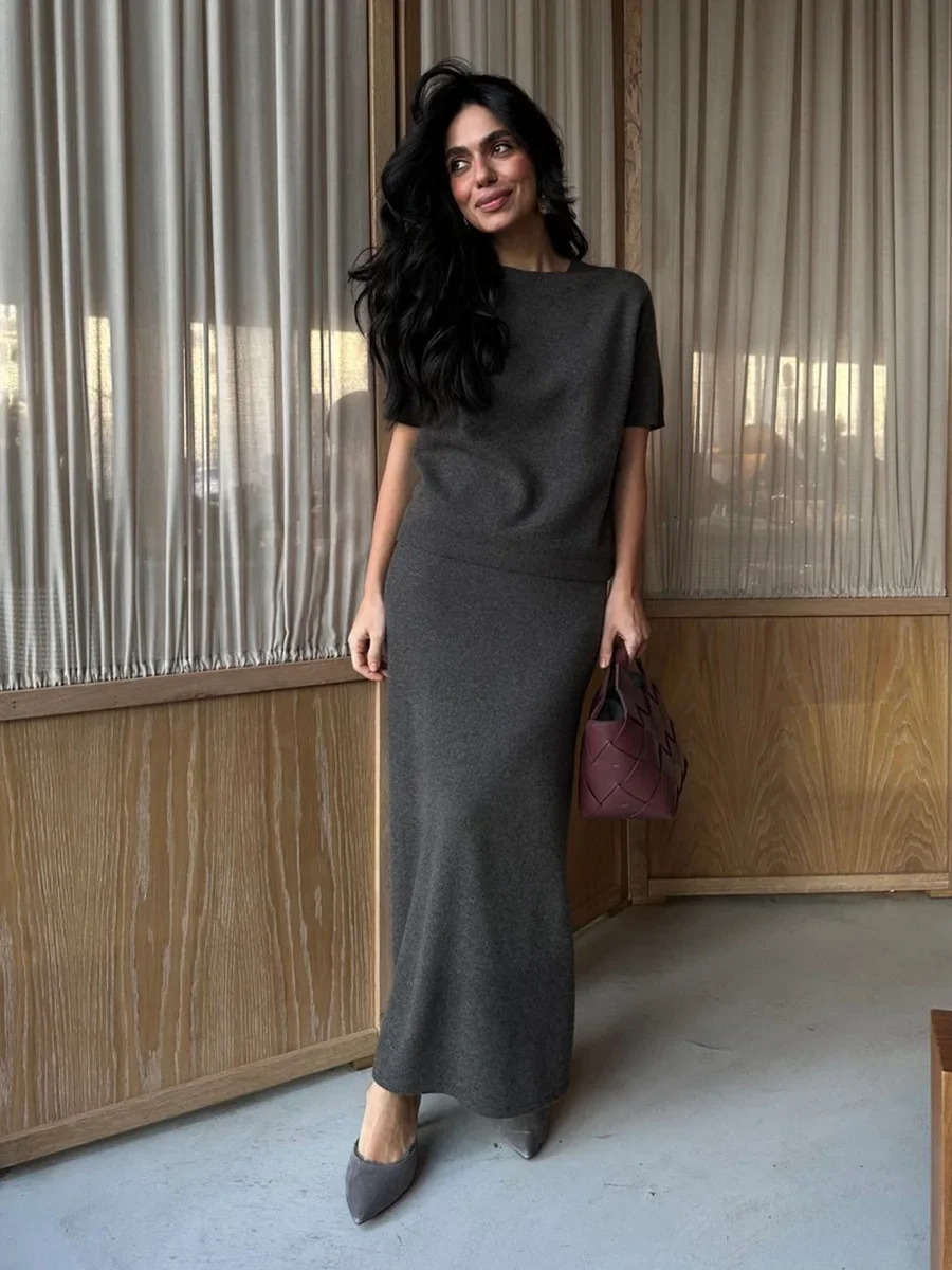 Wolfeel Summer Soft Knit Set Womens Short Sleeve Pullover Top Skirt Solid Color Elegant Minimalist Two Piece Set 251014