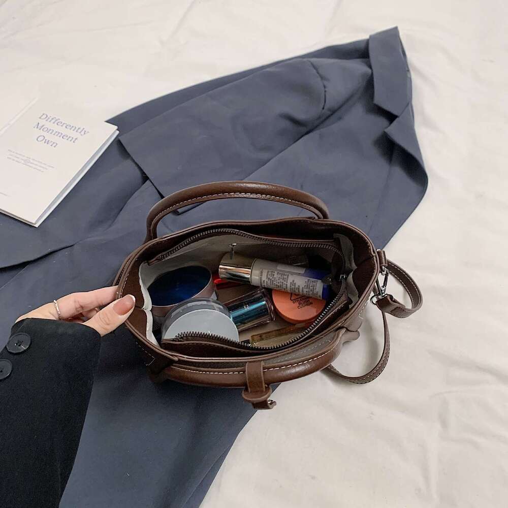 Designer Bag Luxury Bag 2025 New Large Capacity High-End PU Shoulder Handbag Niche Daily Shoulder Bag Commuter Soft Leather Wing For Women