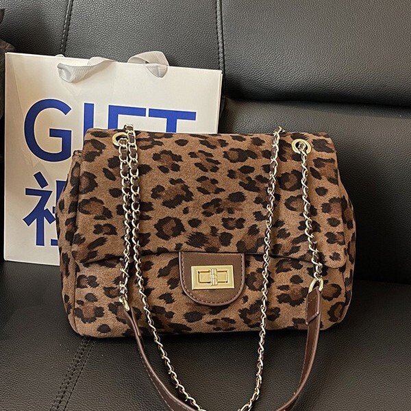 Luxury Brand Designer Bag Fashion Trend Women's Single Shoulder Bag 2024 Winter New Commuter Crossbody Bag Casual Versatile Chain Bag For Women