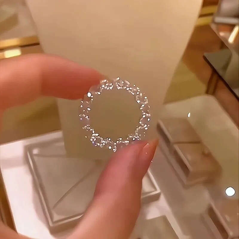 Rulalei Brand Top Sell Sparkling Wedding Rings Elegant Genuine 100% Sterling Sier Round Cut White Moissanite Dia Eternity Women Band Ring Gift