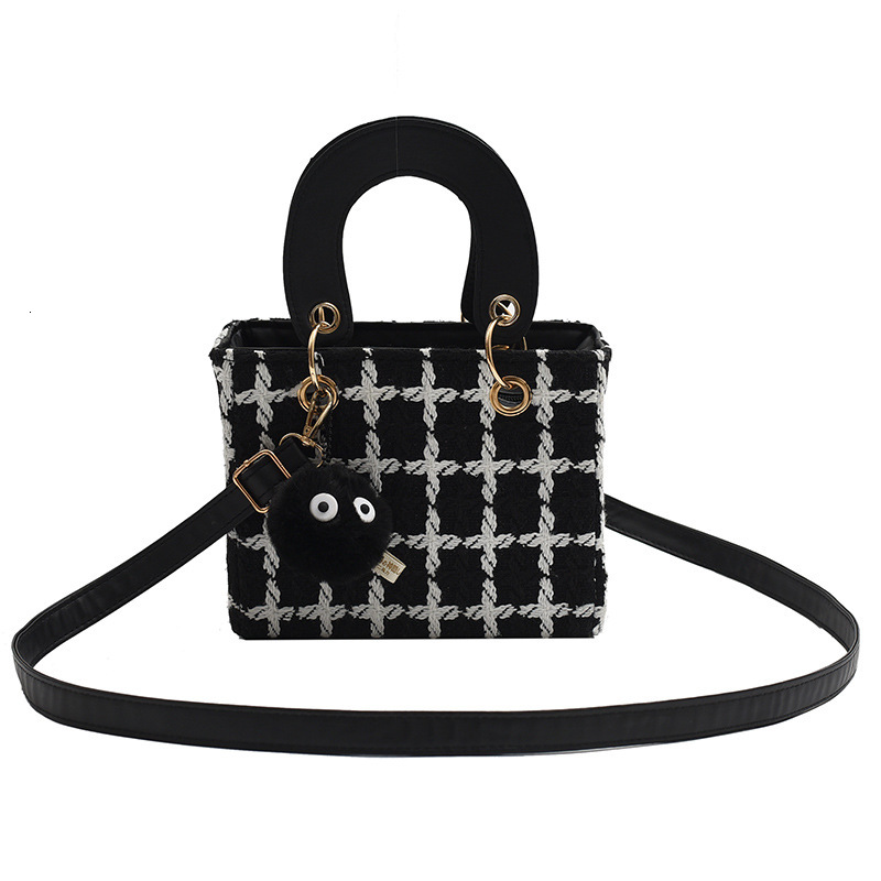Luxury Brand Designer Bag Internet Celebrity Fashion Woolen Plaid Handbag 2022 Autumn Winter New Style Elegant Universal Single Shoulder Crossbody Sma