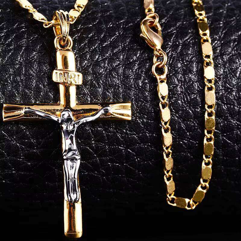 Hiphop Electroplated Religious for Men and Women Jesus Pendant Jewelry Chain Cross Necklace