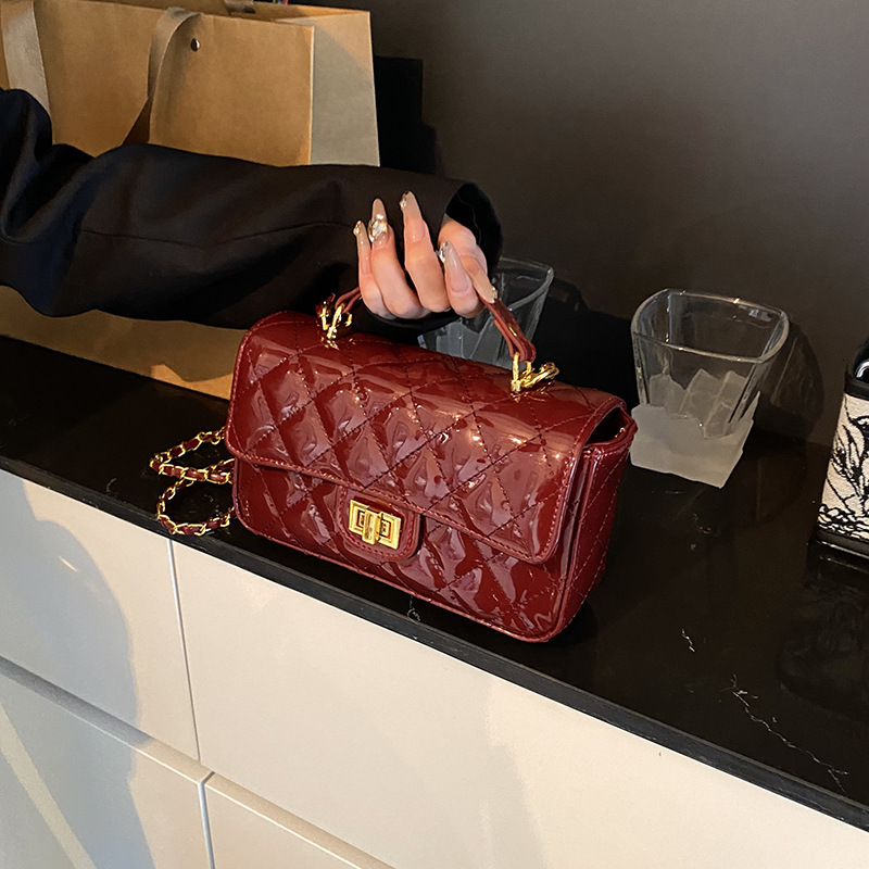 Luxury Brand Designer Bag Style Single Shoulder Bag High-End Quilted Chain Handbag Small Square Bag Light Luxury Niche Style Single Shoulder Crossbody