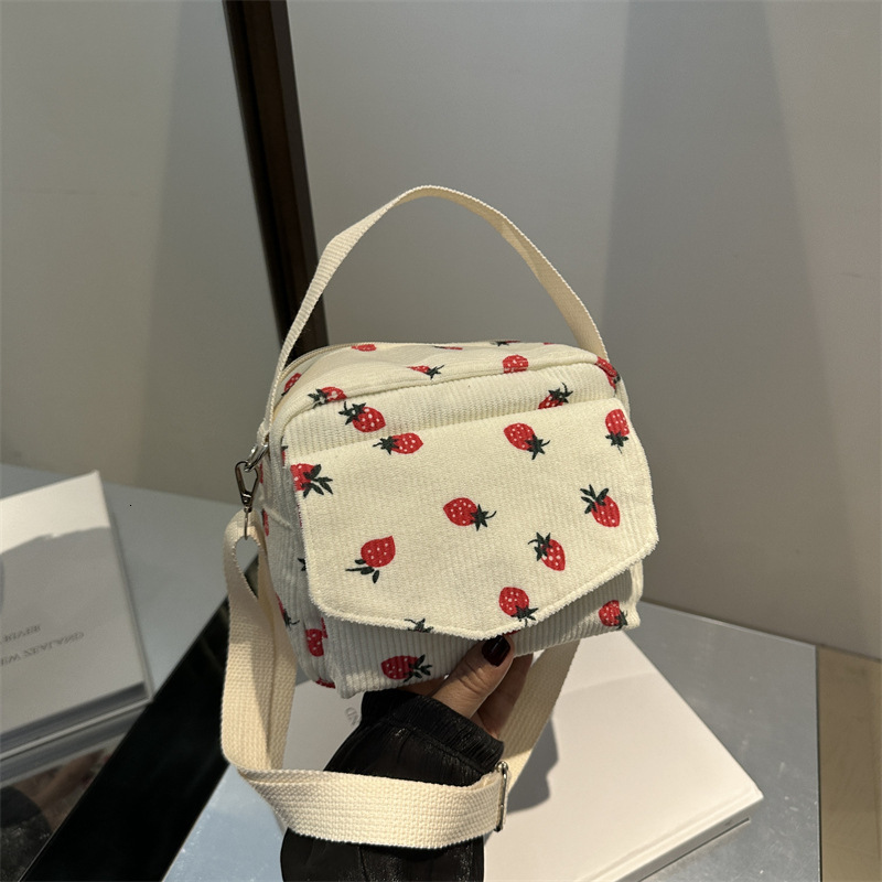 Designer's new women's small bag, new fashion multifunctional crossbody bag, soft girl cute strawberry single shoulder small square bag