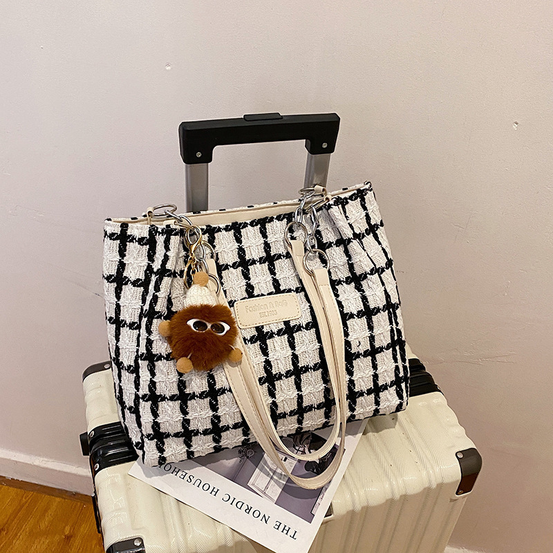 Luxury Brand Designer Bag Large Capacity Fashion Korean Commuter Bag For Women Tote Bag 2023 New Versatile Ins Style Shoulder Underarm Bag