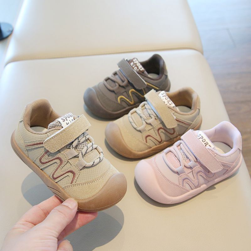 New children's sports shoes for boys and girls, anti slip and lightweight training shoes, fashionable soft soled running shoes, designer shoes