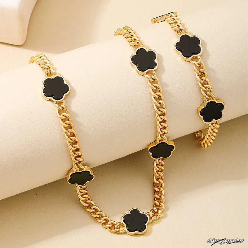 Necklaces For Women: Elegant Five-Leaf Clover Jewelry Set - Gold-Tone Metal Chain Necklace, Bracelet & Earrings For Banquets Ddmywonder