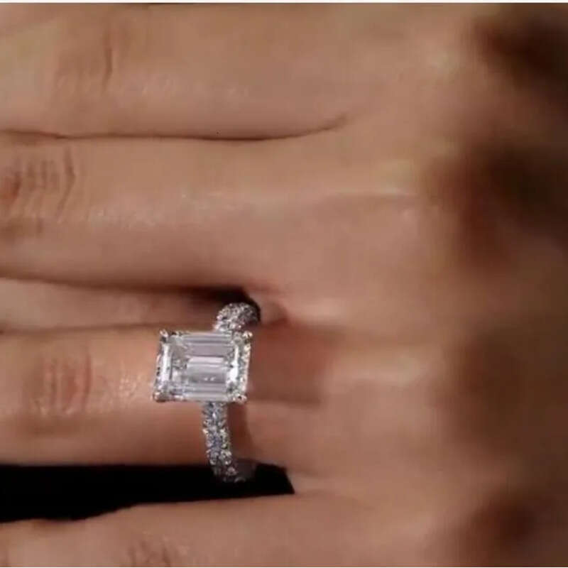 Rulalei Brand Designer Jewelry Wedding Rings Gorgeous Sterling Sier Fill Emerald Cut White Topaz CZ Dia Zircon Party Women Eternity Band Ring Gift