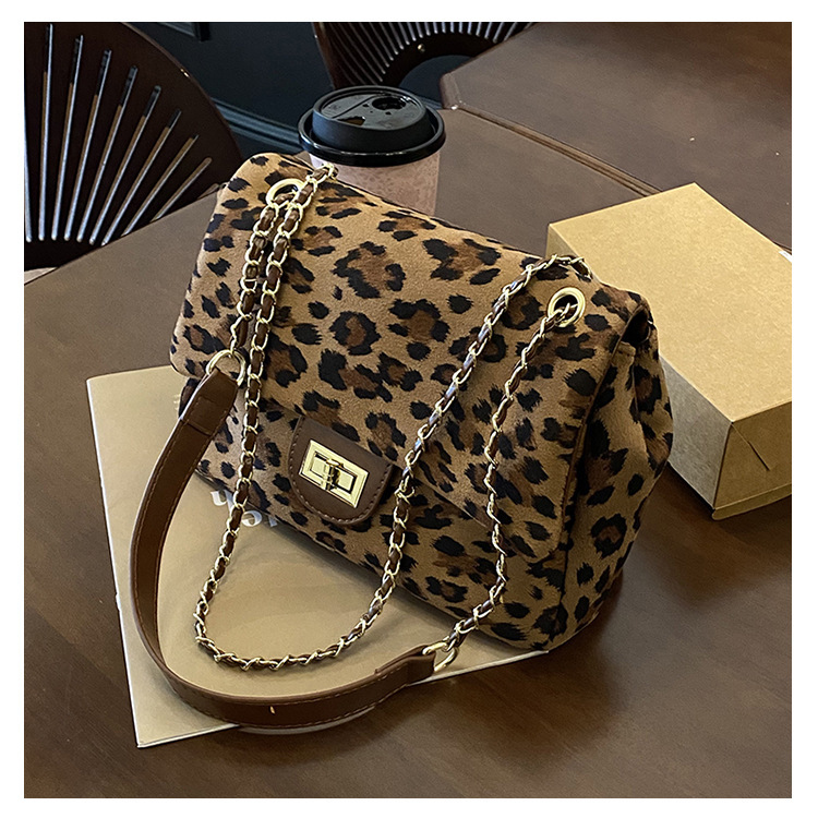 Luxury Brand Designer Bag Fashion Trend Women's Single Shoulder Bag 2024 Winter New Commuter Crossbody Bag Casual Versatile Chain Bag For Women