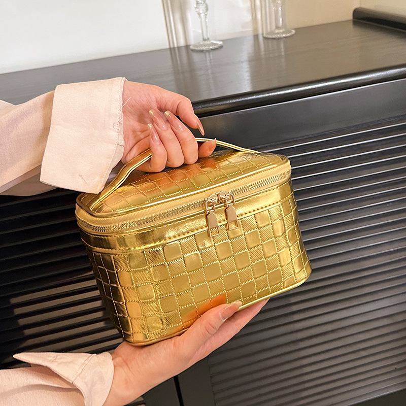 Luxury Brand Designer Bag New Checkerboard Makeup Bag Large Capacity Travel Portable Toiletry Bag Simple PU Leather High-Value Handheld Storage Bag