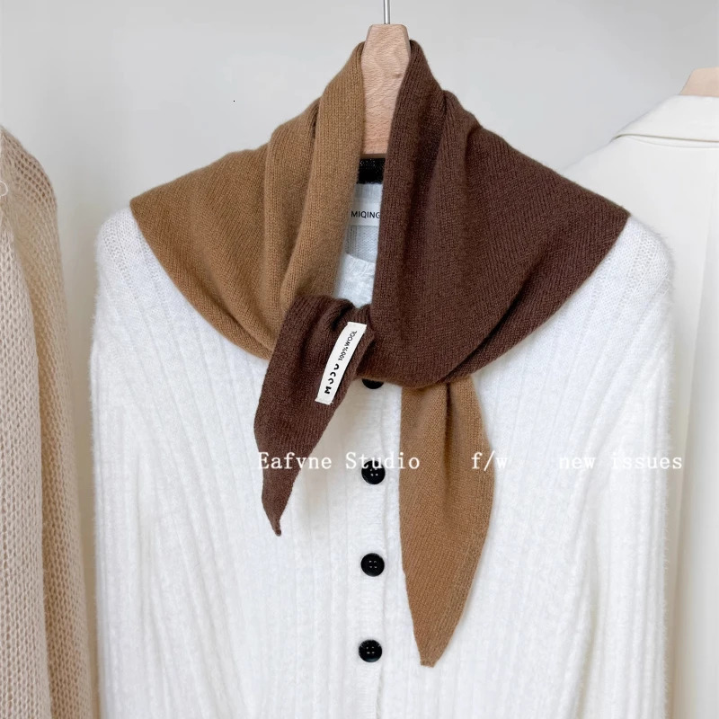 ColorBlock British Triangle Scarf Niche Wool Triangular Scarf Women Head Multifunctional Knitted Scarf Neck Cashmere Scarves 251016