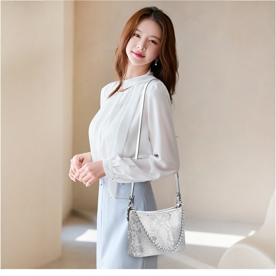 Luxury Brand Designer Bag 2025 New Snake Pattern Bucket Bag Personality Fashion Trend Handbag Shoulder Crossbody Bag Commuter Women's Bag