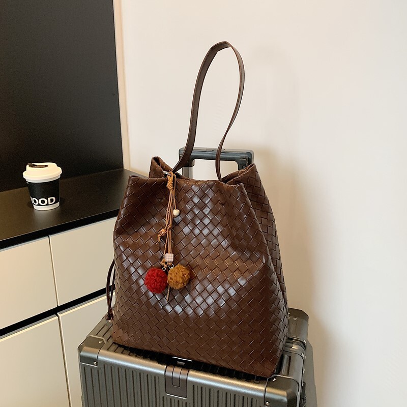 Luxury Brand Designer Bag 2025 New Niche Design Woven Shoulder Bag For Women Korean Version High-End Trendy Versatile Handbag For Women