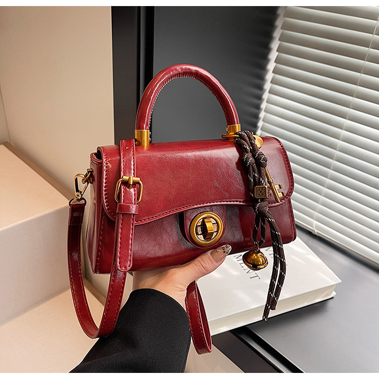 Luxury Brand Designer Bag Niche Handheld Melad Bag For Women 2022 Autumn Winter New Simple Small Square Bag Versatile Shoulder Crossbody Bag