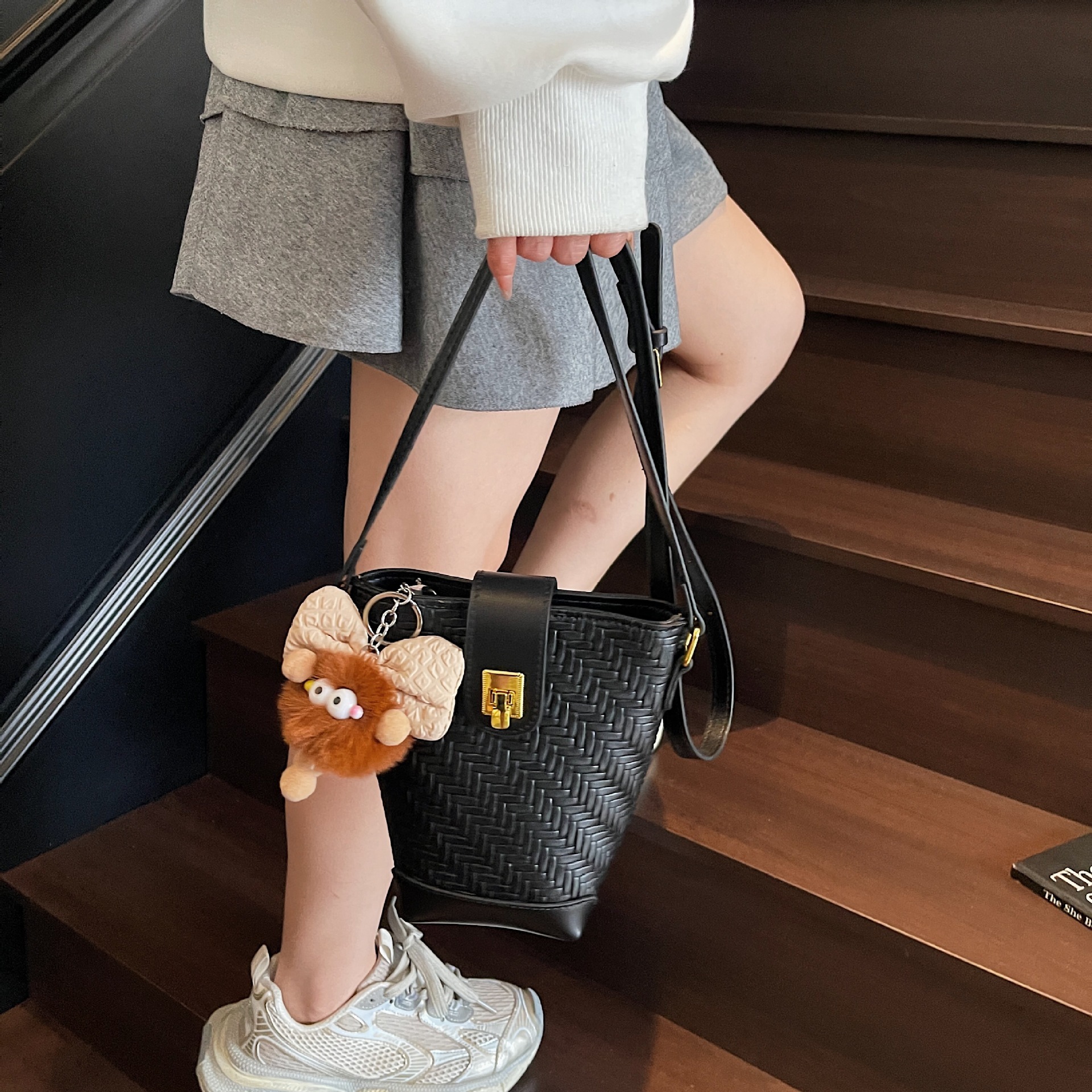 Luxury Brand Designer Bag High-End Woven Pattern Phone Bag For Women 2025 New Trendy Fashion Crossbody Bag Single Shoulder Commuter Bucket Bag