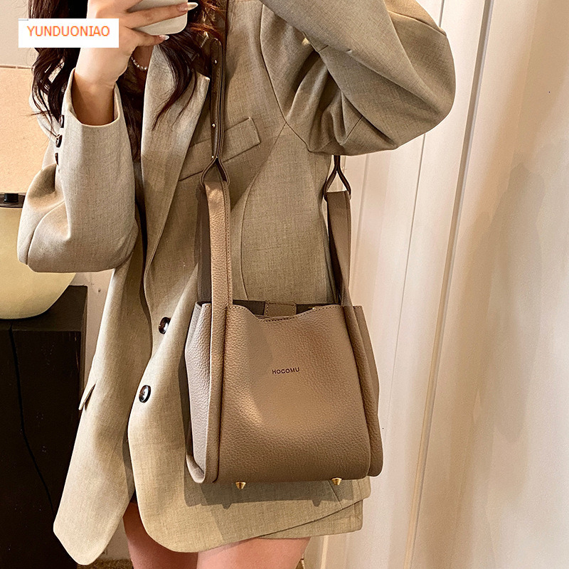 2025 Lychee patterned bucket bag women's shoulder bag luxury handbag new autumn and winter designer bag two-piece set women's crossbody bag