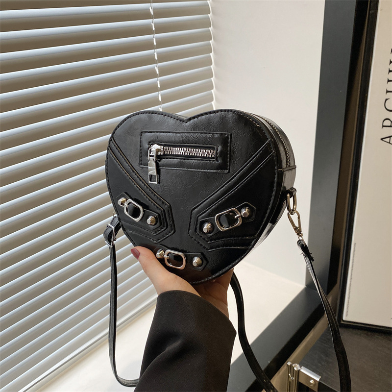 Luxury Brand Designer Bag Fashion Heart Small Bag 2023 New Trendy Shoulder Bag Crossbody Bag Women's Bag Korean And Japanese Style Winter Women&#