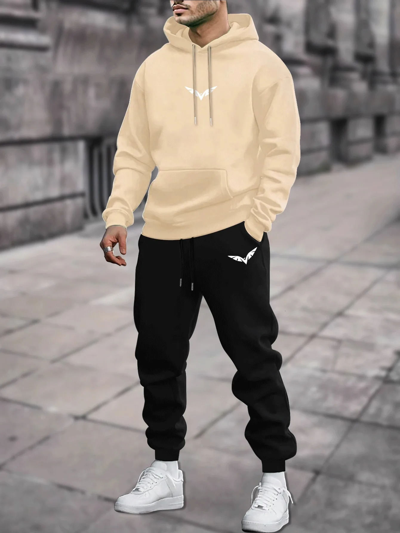 Urban Cool Mens Casual Sports Set Fashion Geometric Print Hoodie and Sports Pants Loose Fit Stretch Material 251016