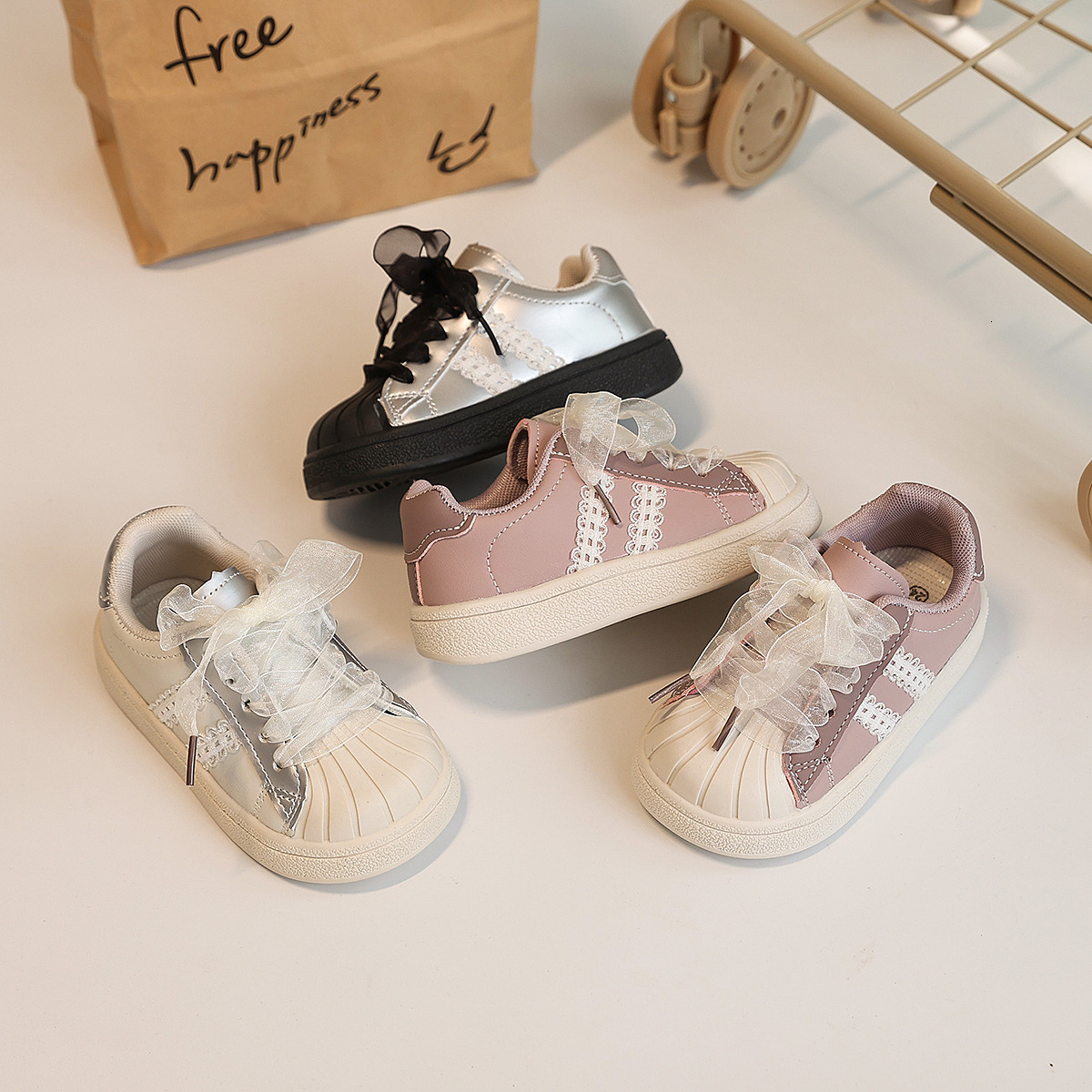 New Korean style children's shoes for boys and girls, simple casual sports shoes, shell shoes, solid color sports shoes, designer shoes