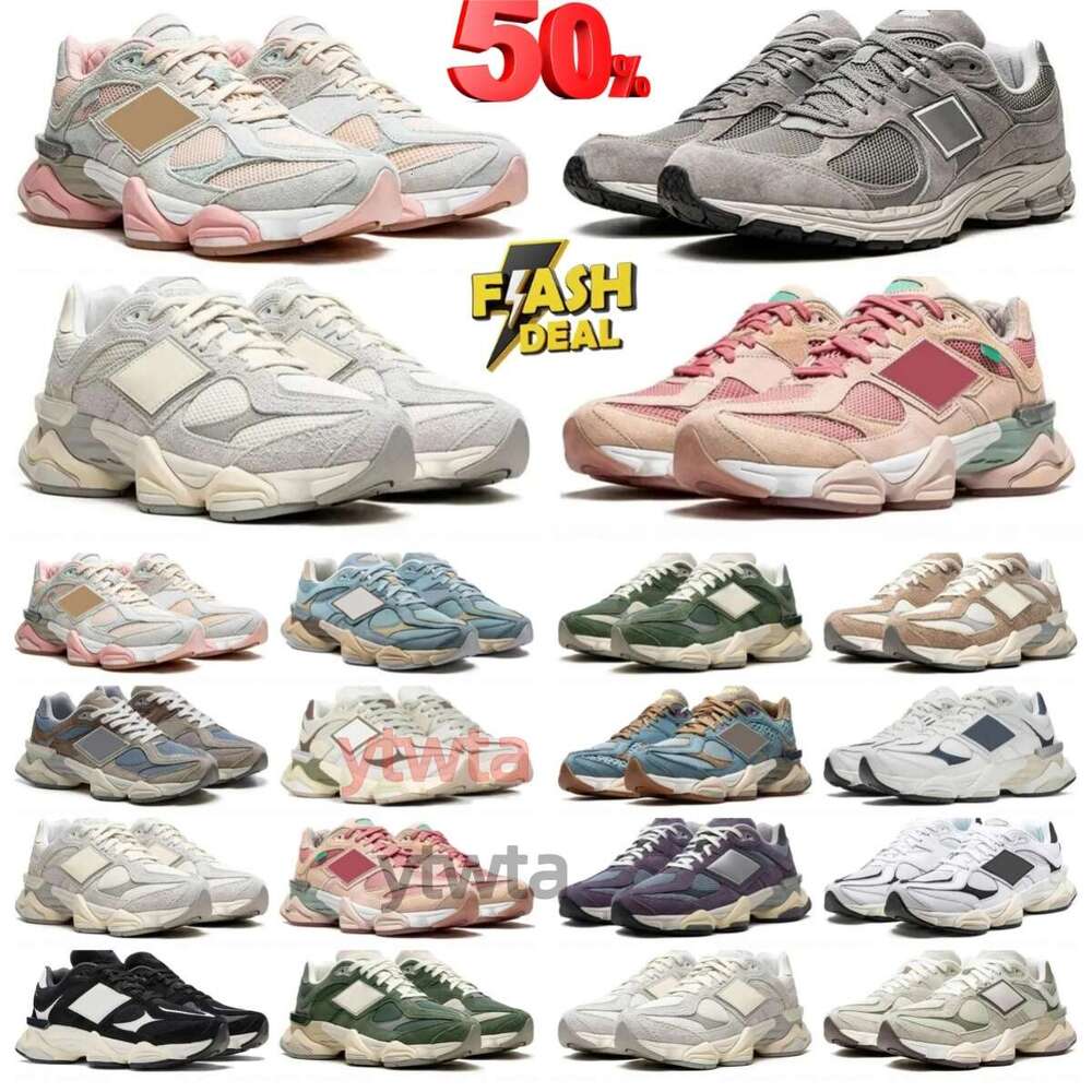 designer sneakers suede leather with box mens trainer triple white black pink grey for men women running shoes Grey Brown mens womens outdoors trainers size 36-46