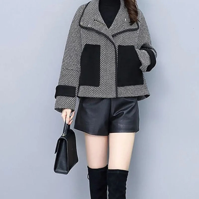Very Warm Coats Vintage Crop Plaid Jackets Tweed Womens Jacket Heavy Clothes Outerwear Woolen Clothing Winter Coat Woman 251009