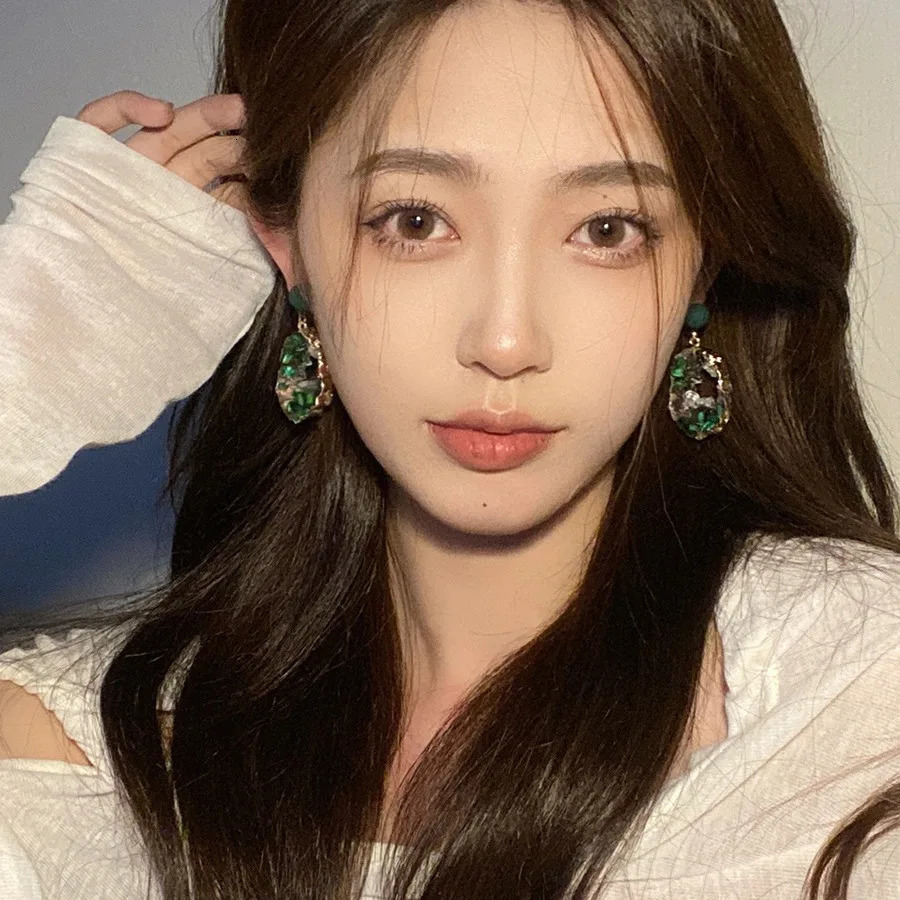 Vintage Emerald Irregular Earrings for Women in Fashion Personality Drop Earrings Fairycore Jewelry 251013