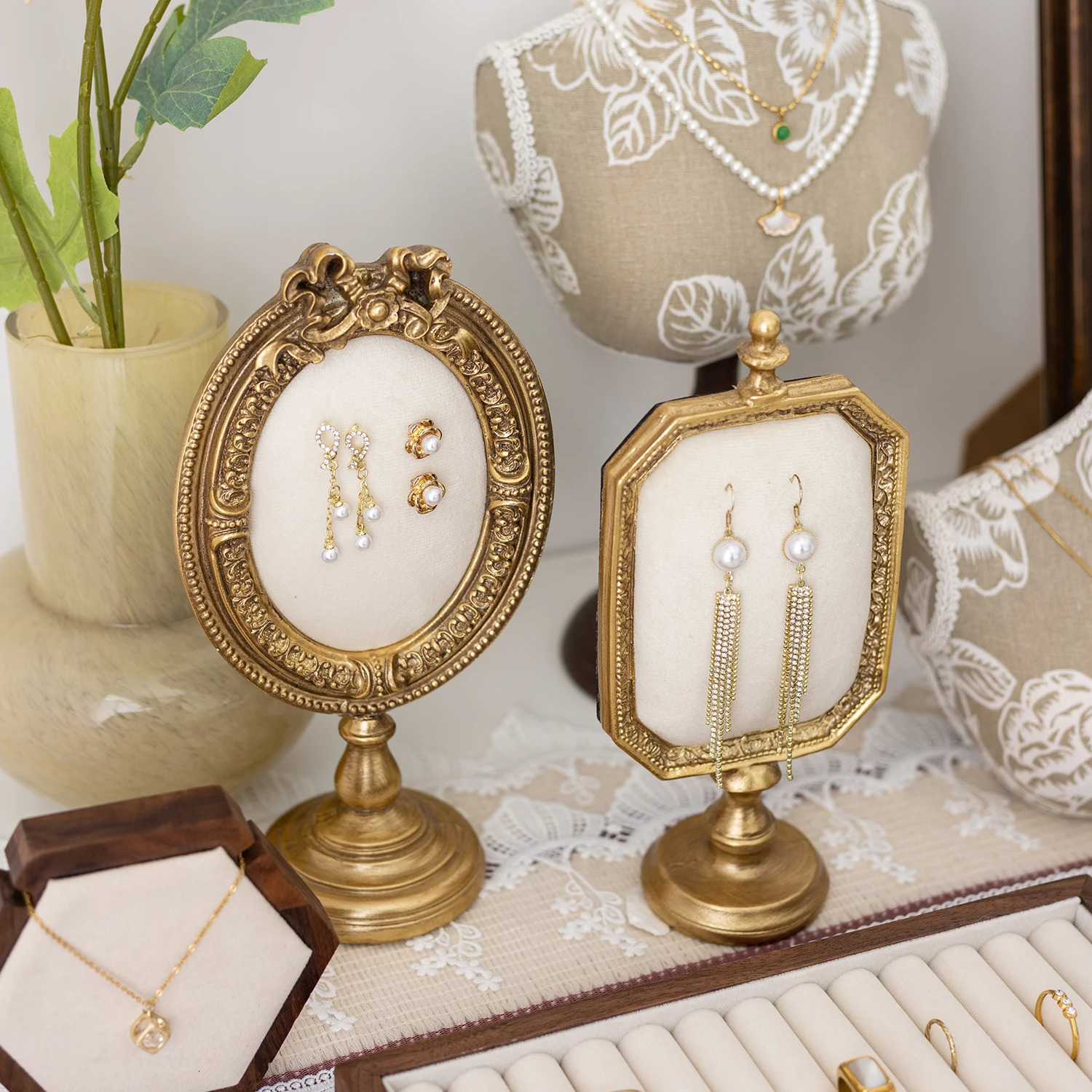 Walnut Wood Model Bust Wooden Jewelry Display Necklace Pendants Mannequin Hanging Earring Holder Jewelry Stands Organizer Rack 251016