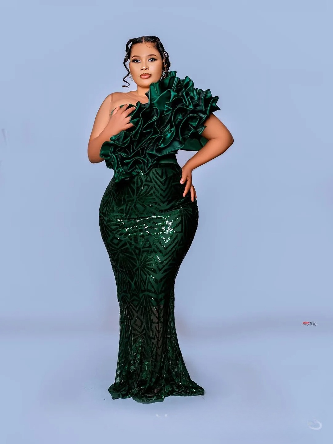 2025 Plus Size Dark Green Prom Evening Dresses Formal Gowns Illusion Sheer Neck Beaded lace Crystals Birthday Dress Second Reception Gown O19
