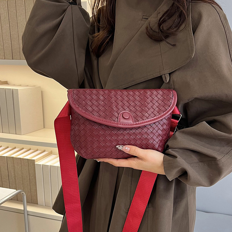 Luxury Brand Designer Bag Korean Style Fashion Single Shoulder Bag For Women 2025 New Spring Summer Simple Casual Bag Textured Personality Crossbody B
