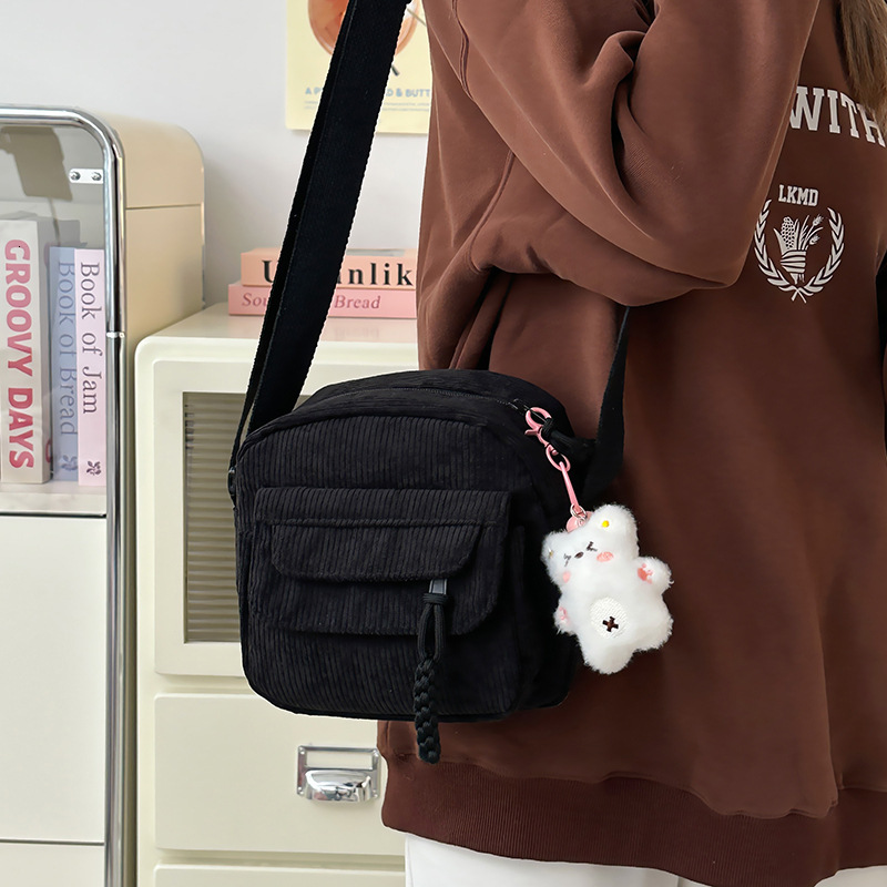 New corduroy designer fashionable shoulder bag for women, Ins style casual crossbody bag for students, small square bag, cute cloth bag